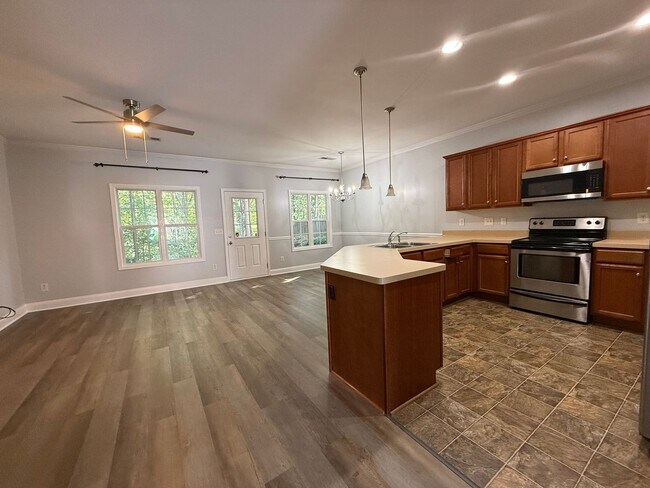 Building Photo - Townehome in Acworth