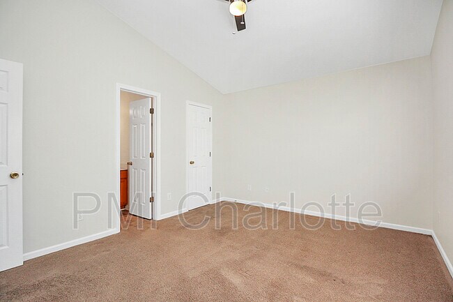 Building Photo - 1815 Butterfly Ln