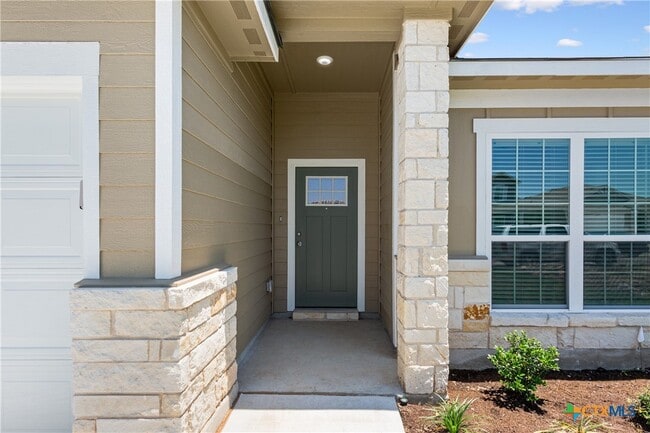 Building Photo - 2823 Fox River Dr