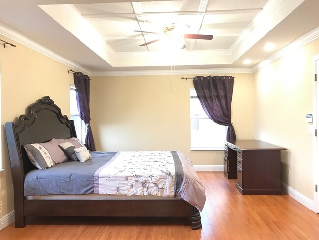 Building Photo - AMAZING HOME WITH LAKEFRONT VIEW!