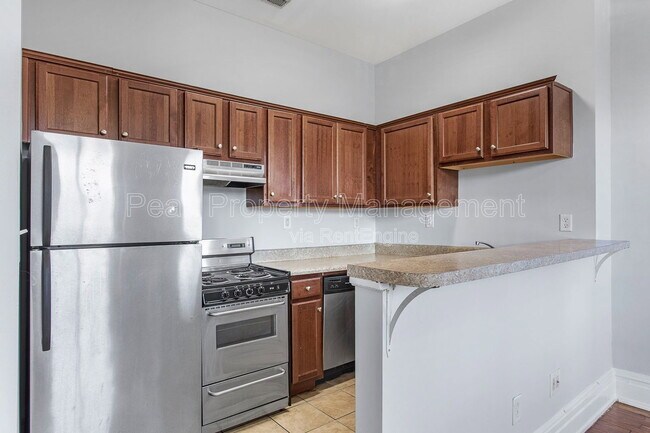 Building Photo - 1124 Hull St