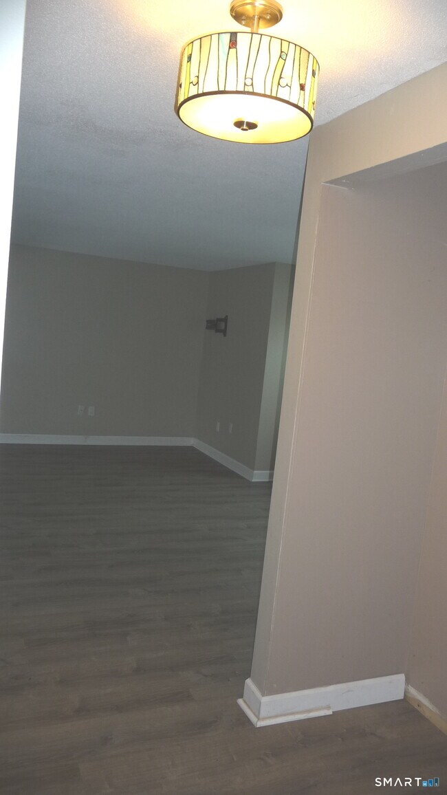 Building Photo - 11 Little River Ln