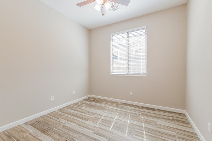 Building Photo - 3049 S Sailors Way