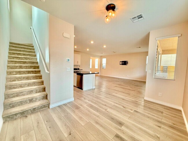 Building Photo - Gorgeous Home waiting for you!