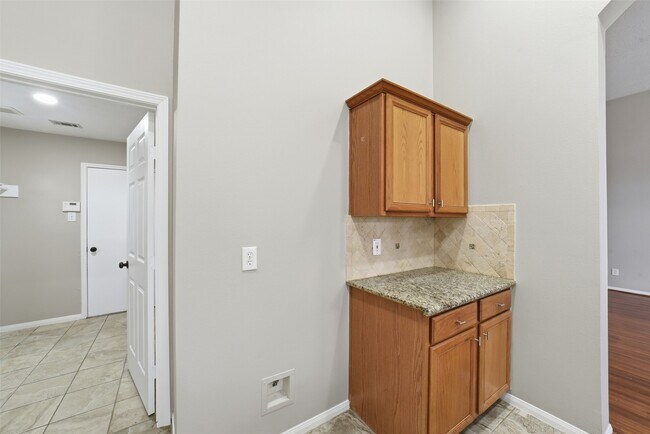 Building Photo - 11030 Desert Springs Cir