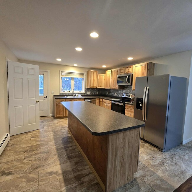 Building Photo - 315 Old Concord Turnpike