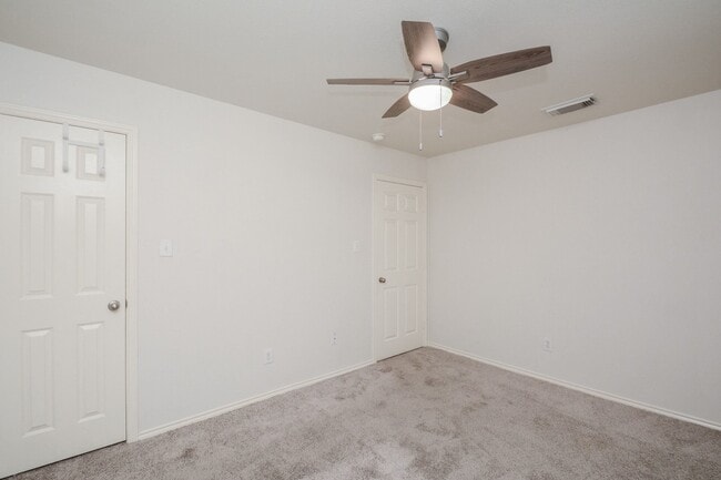 Building Photo - 2811 Eros Ln