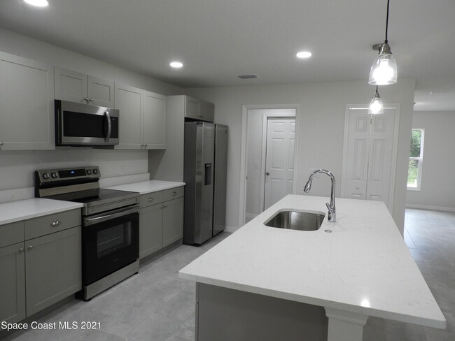 Building Photo - 1611 Saipan St SE
