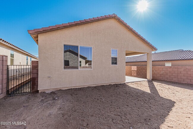 Building Photo - 9253 N Agave Gold Rd