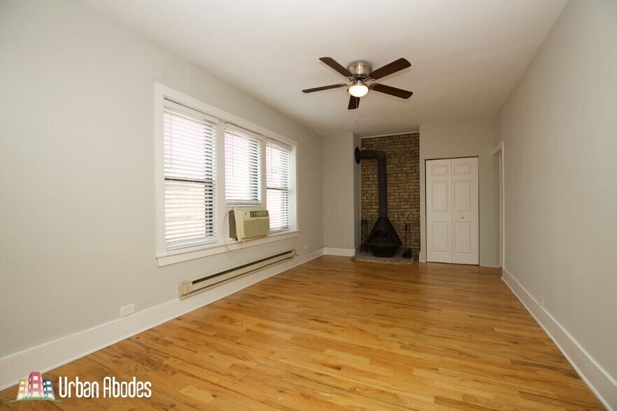 Building Photo - 3713 N Pine Grove Ave