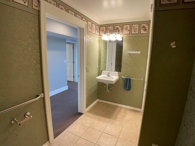 Building Photo - 4366 Prairie St SW