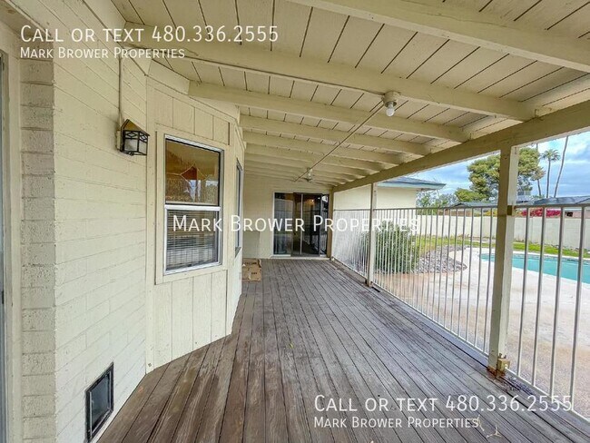 Building Photo - 2308 E Broadmor Dr