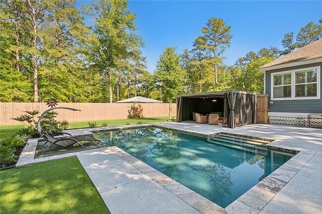 Building Photo - 12099 Jones Rd