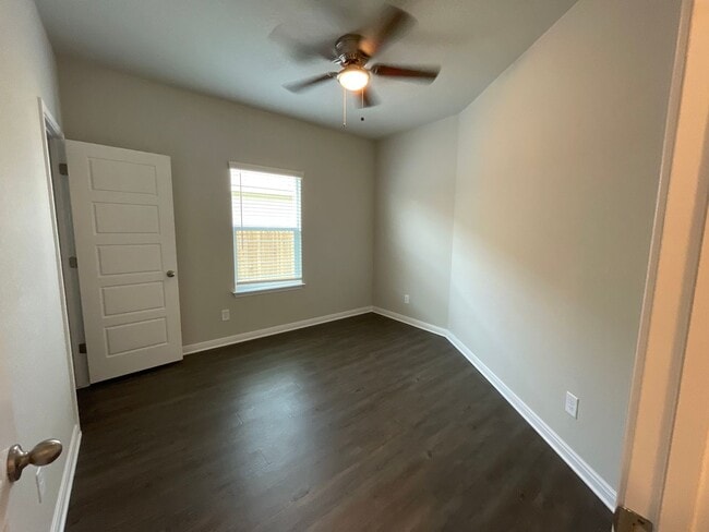 Building Photo - Brand New 3x2 Luxury Duplex in Seguin, TX!