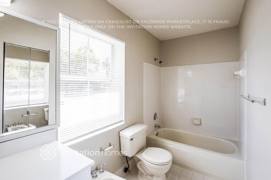 Building Photo - 17312 SW 149th Ct