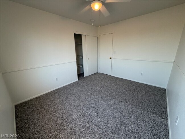 Building Photo - 2424 Predera Ave
