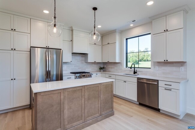 Building Photo - 91 Willow Creek Dr