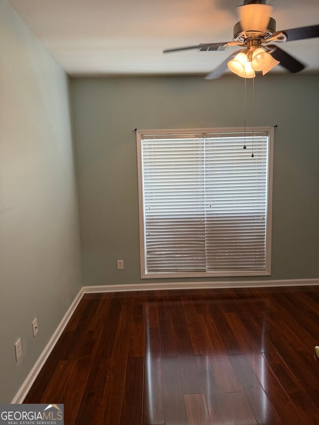 Building Photo - 5105 Yellow Pine Dr