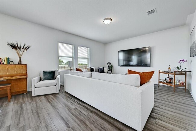 Building Photo - 215 Rubrum Rd