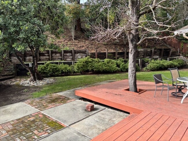 Building Photo - Comfortable Single Story Home