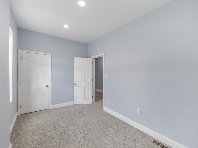 Building Photo - 19 Osborn St