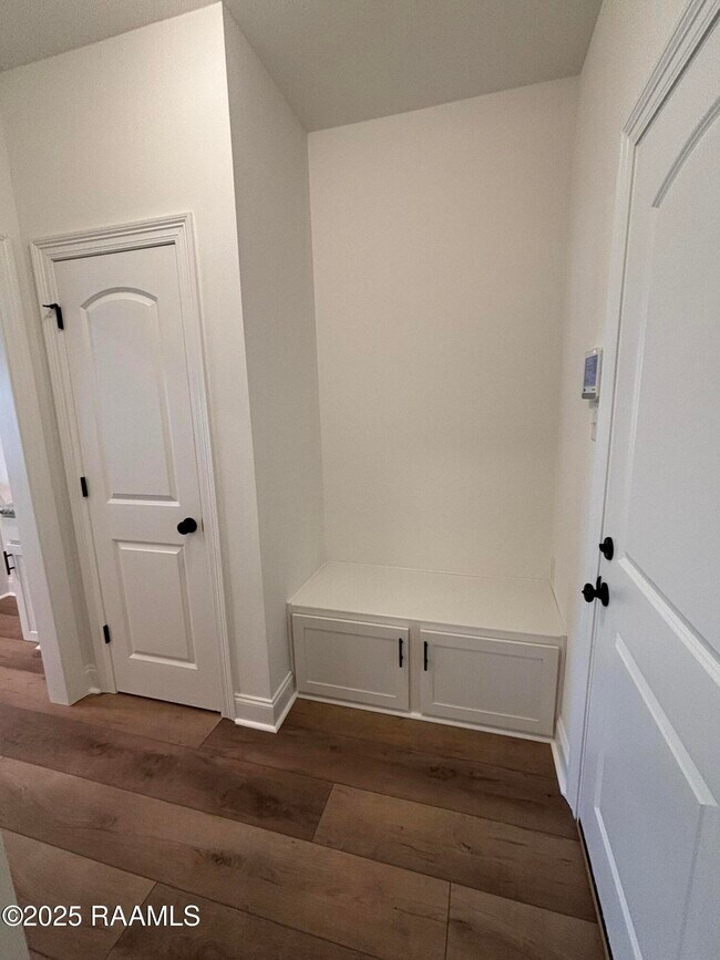 Building Photo - 206 Yellowfin Ln