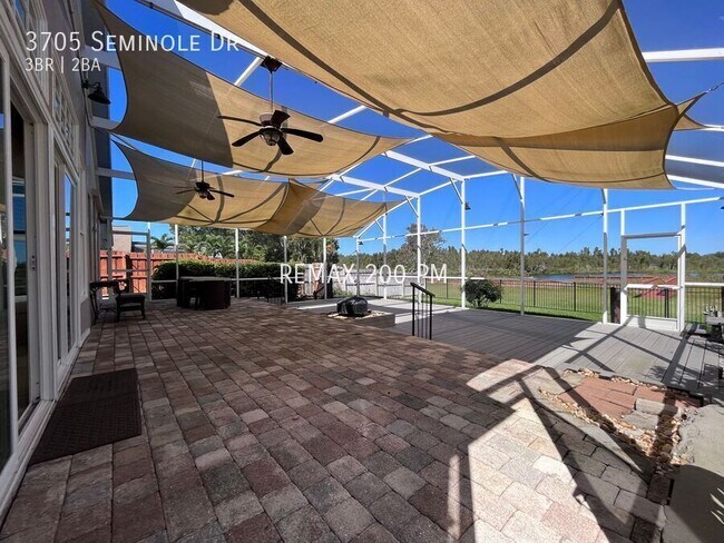 Building Photo - 3705 Seminole Dr