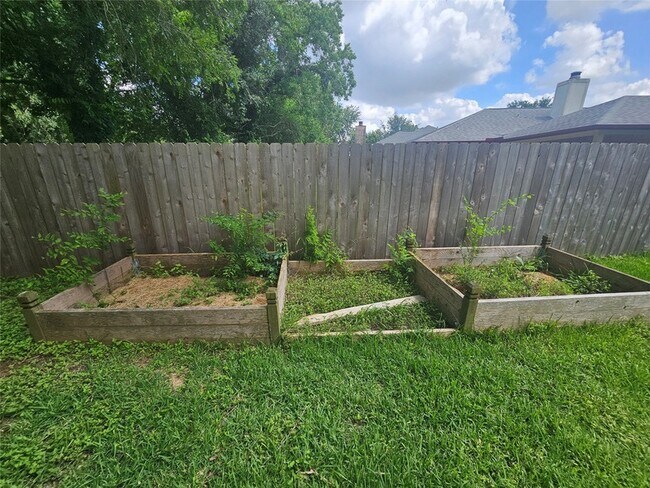 Building Photo - 3206 Pebble Lake Dr