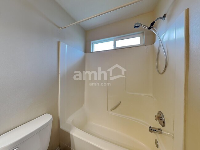 Building Photo - 1877 E Cedar Dr