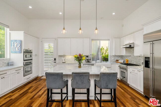 Building Photo - 5734 S Celedon Creek