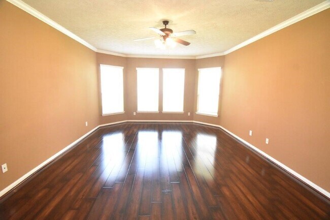 Building Photo - 22306 Fieldcrest Ln