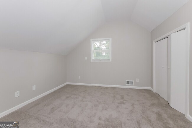 Building Photo - 2242 Marion Ln