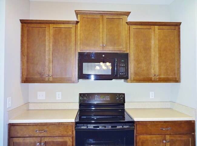 Building Photo - Spacious Town Home in Gardendale - Available to View Now!!!