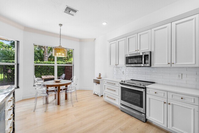 Building Photo - 2068 Wightman Dr