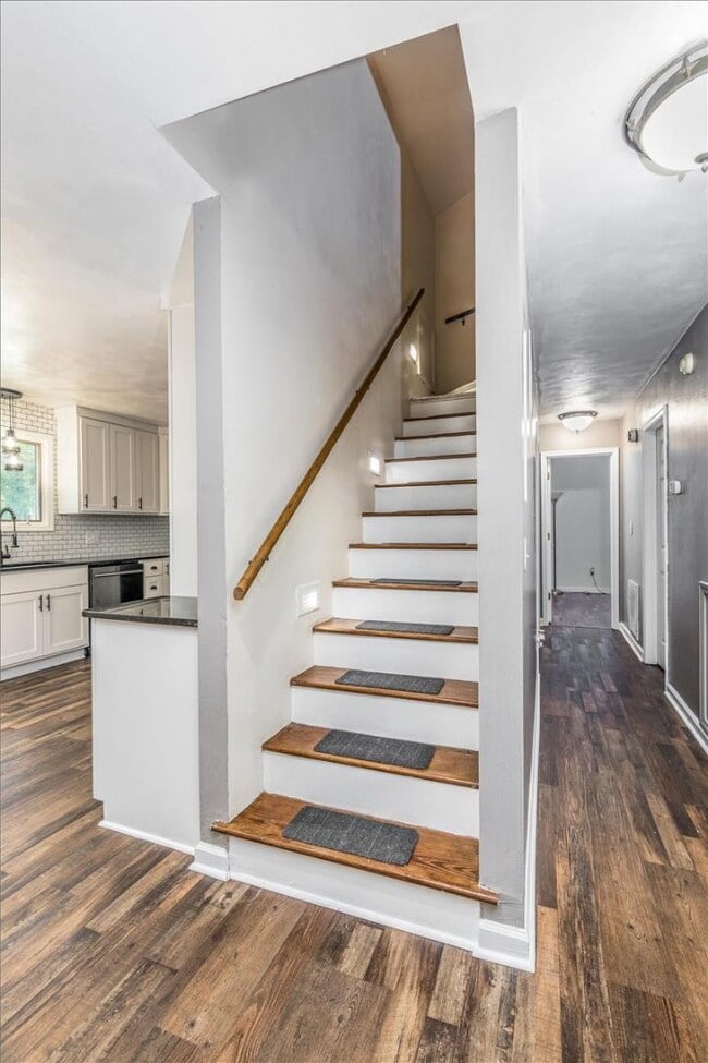 Building Photo - 5708 Bridlewood Dr