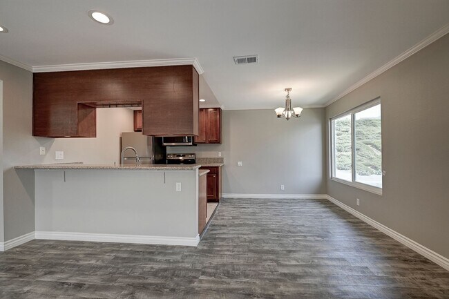 Building Photo - MUST SEE!!! BEAUTIFUL!!!  – Updated Upstai...