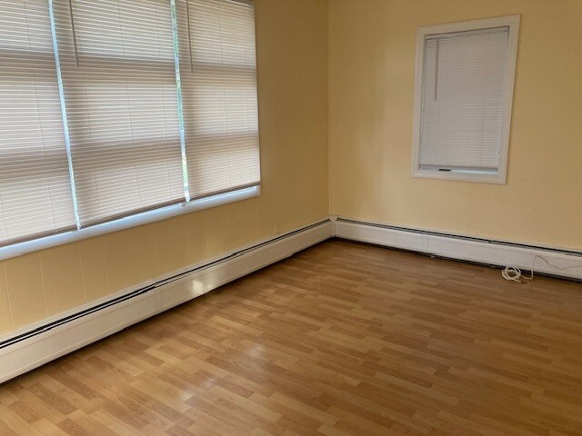 Building Photo - 19 Conger Ave