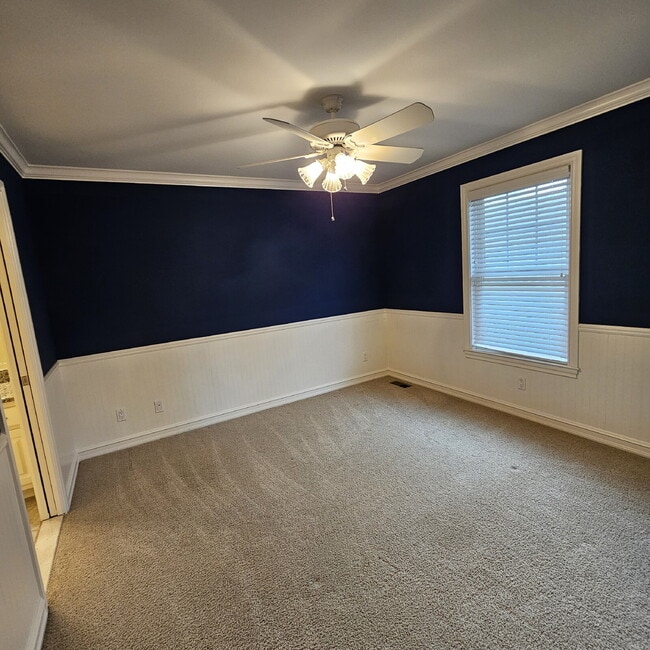 Building Photo - 3 Bedroom, 2.5 Bath Townhome Near Lake St. Clair with Finished Basement, Attached Oversized 2 Car...