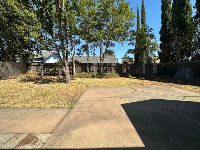 Building Photo - Beautifully Updated Home in Citrus Heights!