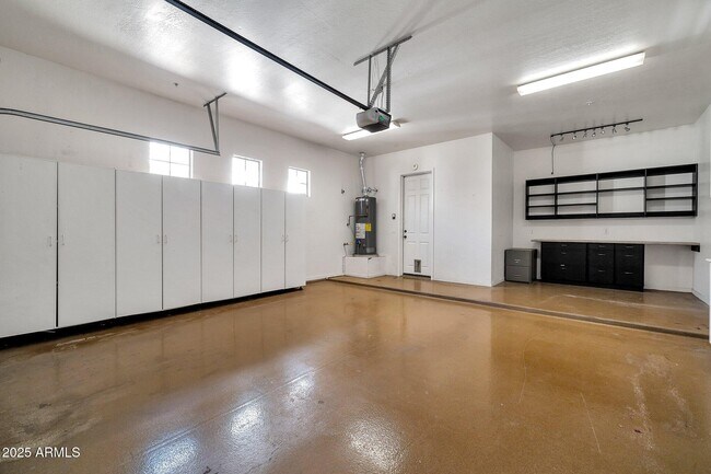 Building Photo - 7694 E Manana Dr