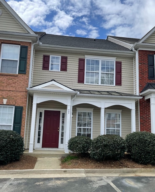 Building Photo - 660 Kenridge Way