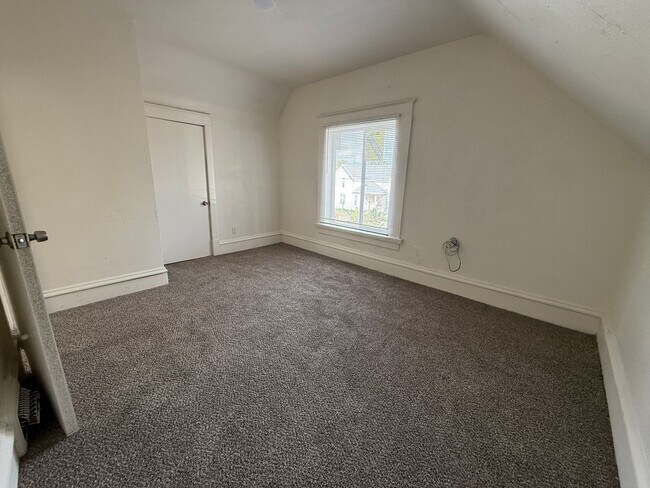 Building Photo - 1621 Court St