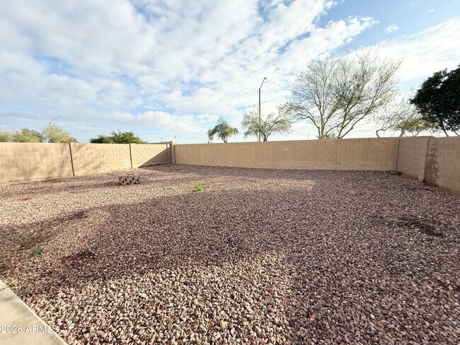 Building Photo - 5085 S 243rd Dr