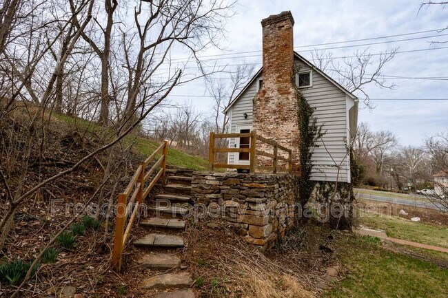 Building Photo - 8200 Buckland Mill Rd