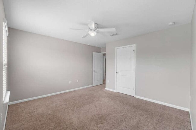 Building Photo - 4905 Kensington Ln