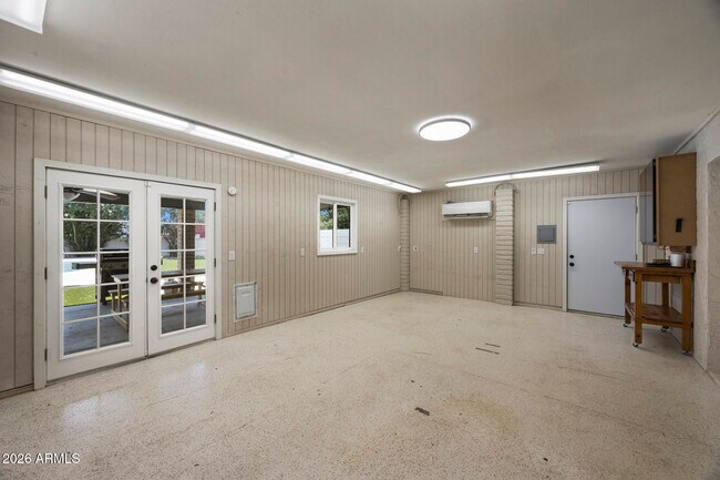 Building Photo - 5449 E Larkspur Dr