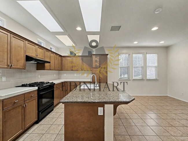 Building Photo - 3828 Trenton Ln