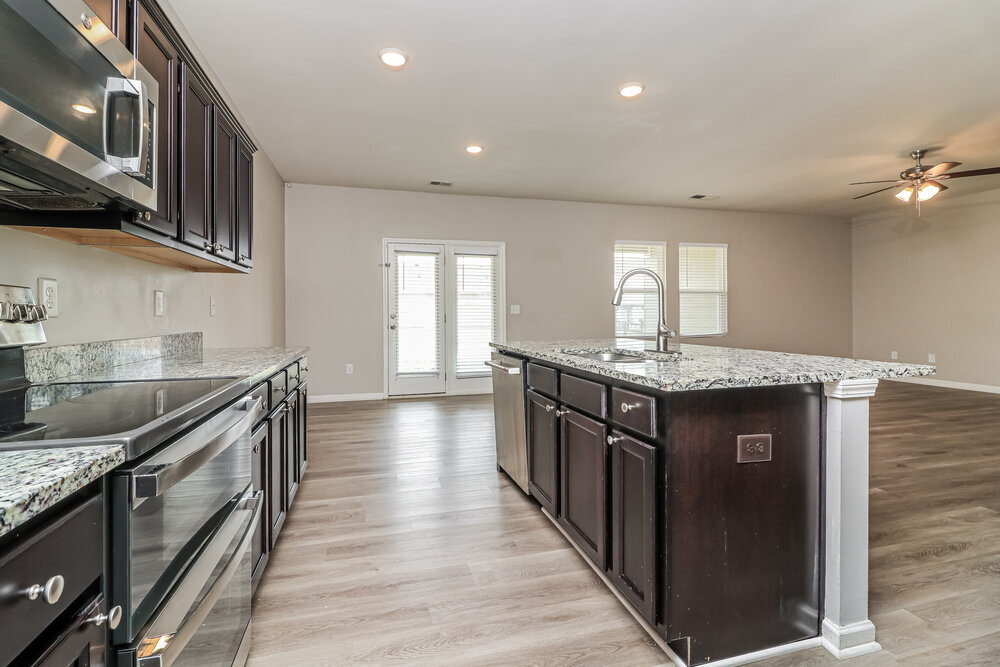 Building Photo - 145 Cottontail Ln