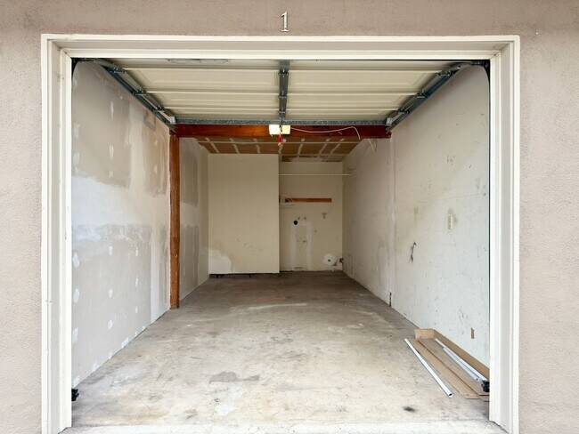 Building Photo - 2140 Via Camino Verde