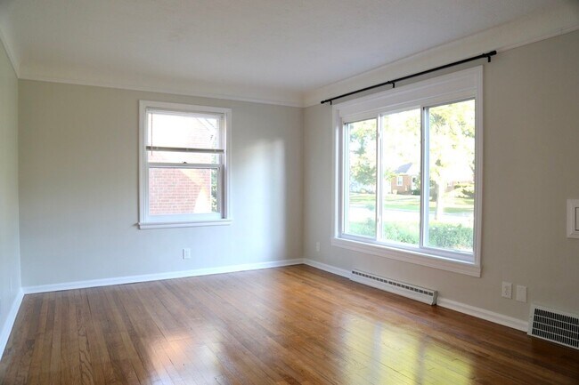 Building Photo - 4263 W Anderson Rd